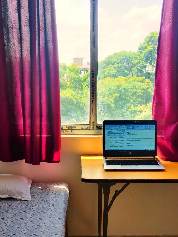 古瓦哈提 Cupidtrails Backpacker'S Penthouse酒店 外观 照片
