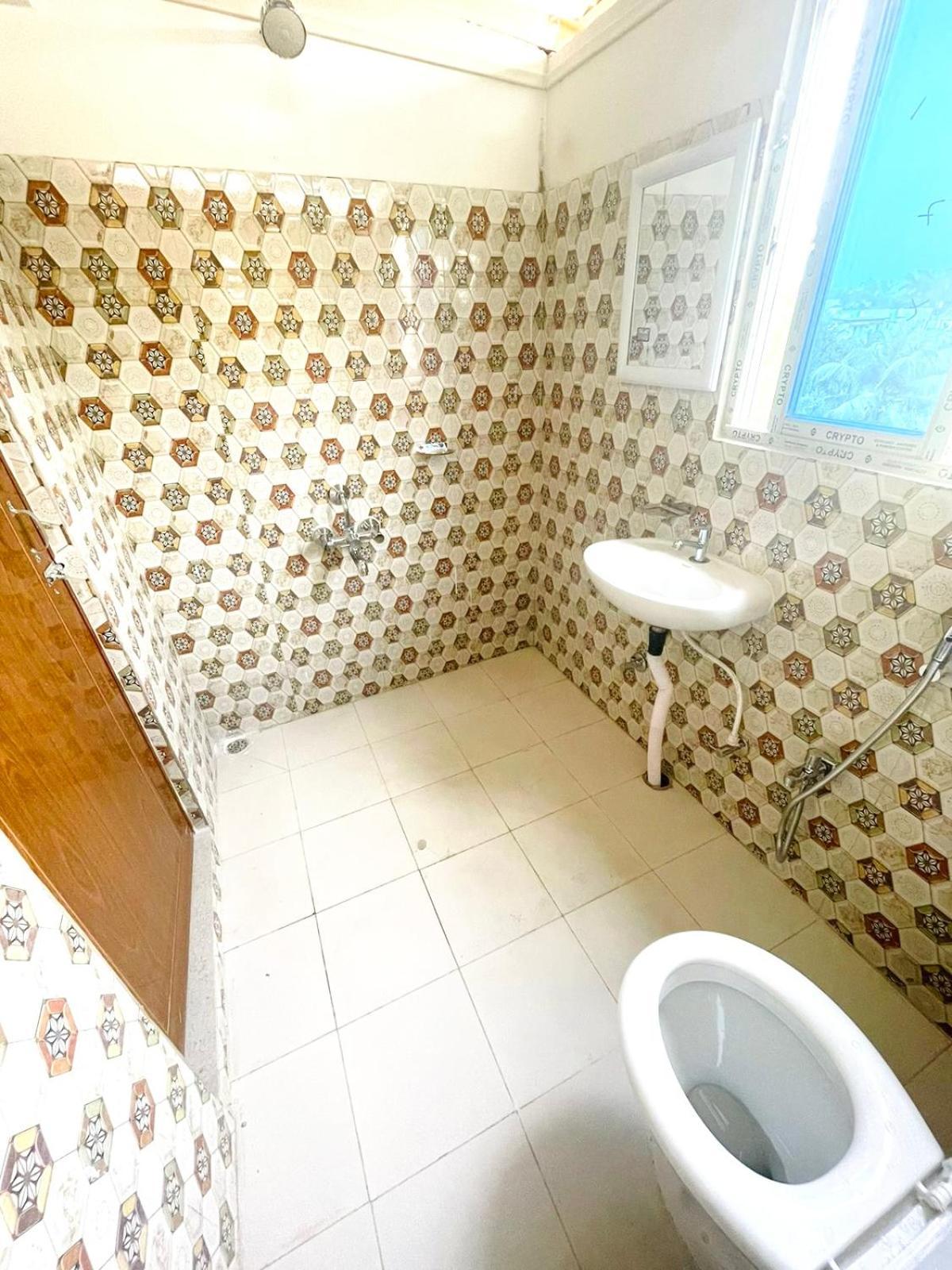 古瓦哈提 Cupidtrails Backpacker'S Penthouse酒店 外观 照片